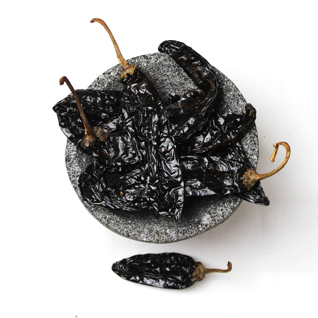Dried Pasilla chile / Chile seco pasilla-0