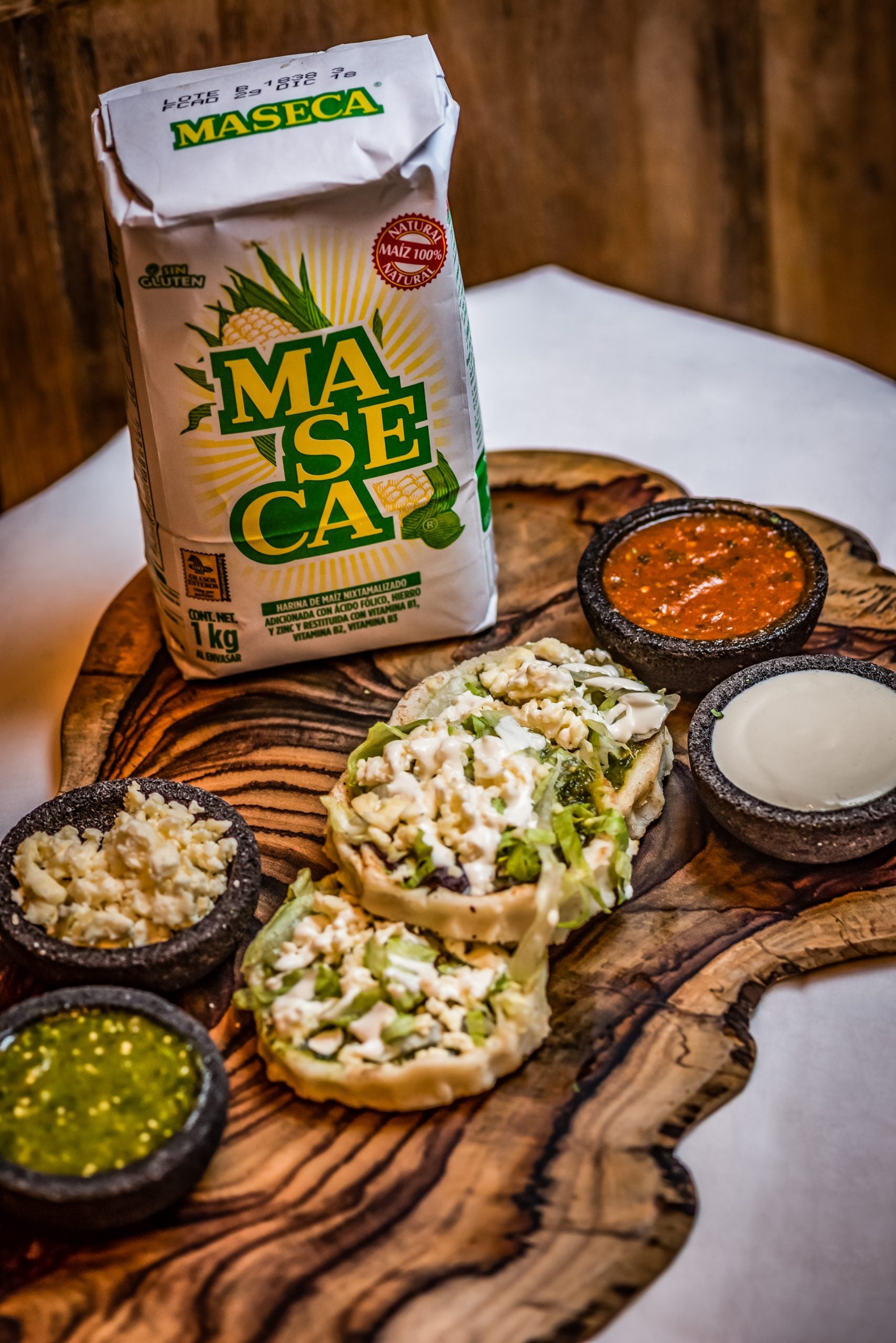 White Corn Flour for Tortillas / Masa de harina de maiz blanca-601